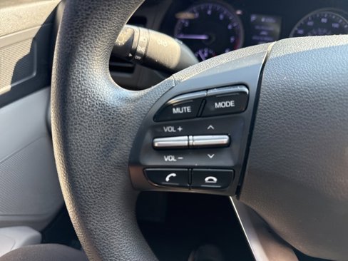 Used 2020 Hyundai Elantra SE image 18