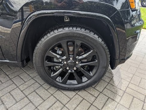 Used 2020 Jeep Grand Cherokee Altitude image 18