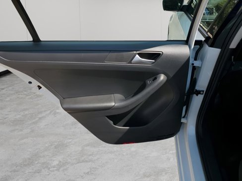 Used 2016 Volkswagen Jetta S image 17
