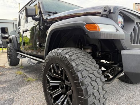 Used 2021 Jeep Gladiator Sport image 16