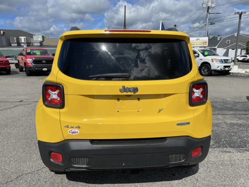 Used 2015 Jeep Renegade Latitude w/ Cold Weather Group II image 9