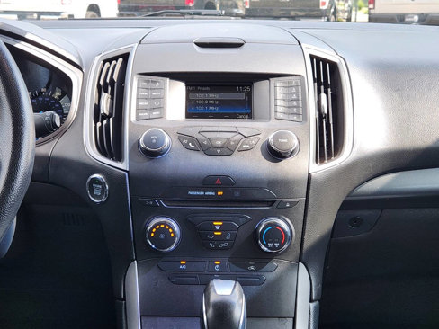 Used 2017 Ford Edge SE image 18