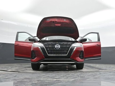 Used 2024 Nissan Kicks SR image 48
