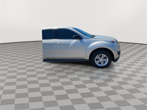 Used 2016 Chevrolet Equinox LS image 2