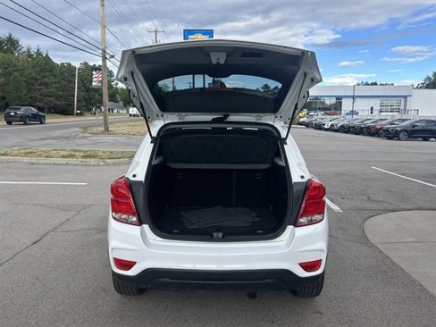 Certified 2022 Chevrolet Trax LT w/ Sport Edition image 5