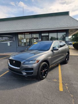 Used 2018 Jaguar F-PACE Prestige image 1