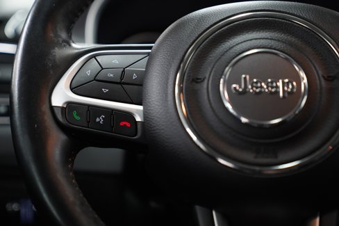 Used 2020 Jeep Compass Limited image 19