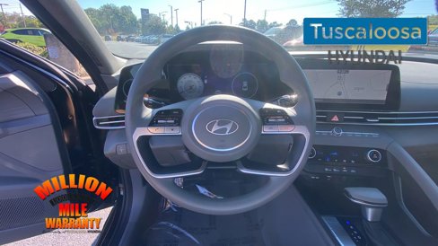 Used 2024 Hyundai Elantra SEL image 17