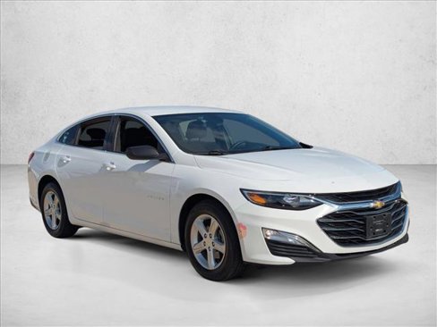 Used 2022 Chevrolet Malibu LS image 3