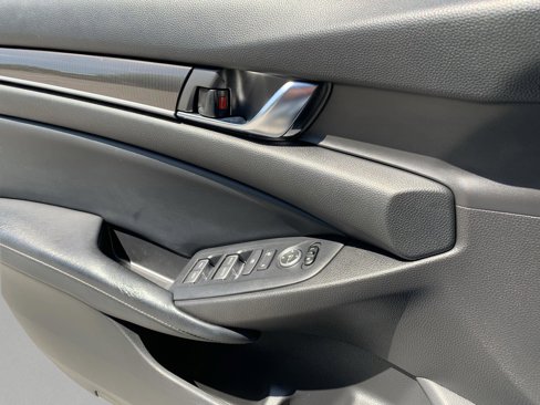 Used 2018 Honda Accord Sport image 22