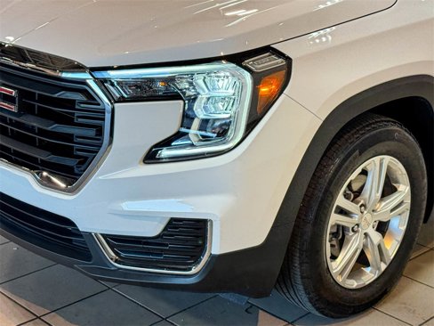 Certified 2022 GMC Terrain SLE w/ Driver Convenience Package image 14