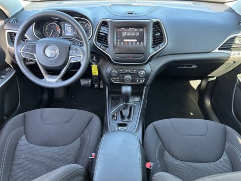 Used 2019 Jeep Cherokee Latitude w/ Popular Appearance Group image 9