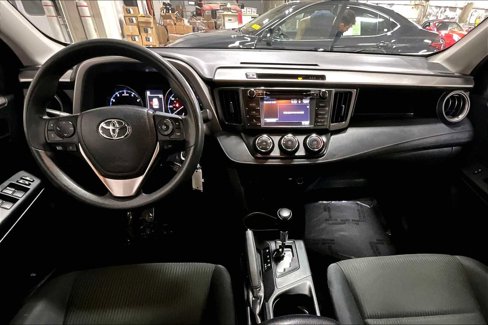 Used 2018 Toyota RAV4 LE image 15