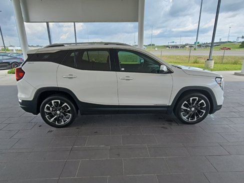 Used 2022 GMC Terrain SLT w/ LPO, Floor Liner Package image 6