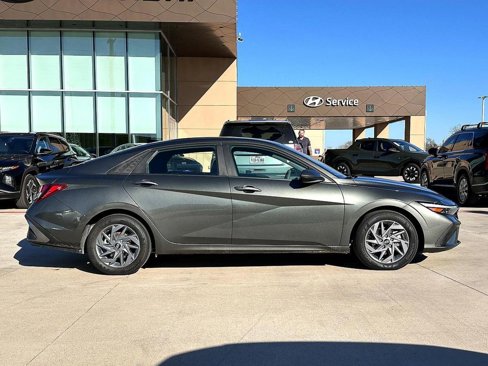 Used 2024 Hyundai Elantra SEL image 7