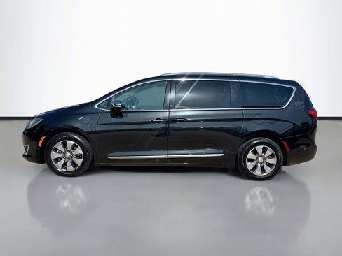 Used 2017 Chrysler Pacifica Platinum image 8