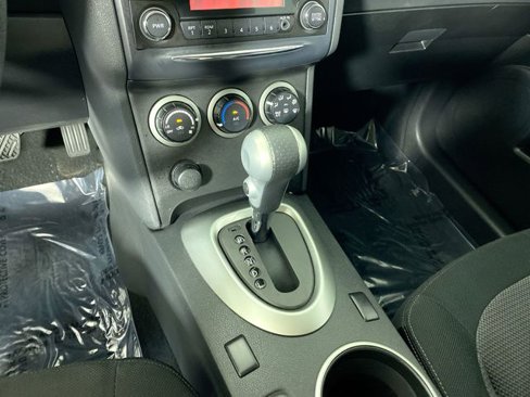 Used 2012 Nissan Rogue SV image 16