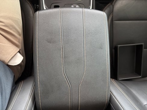 Used 2021 Chevrolet Traverse RS image 28