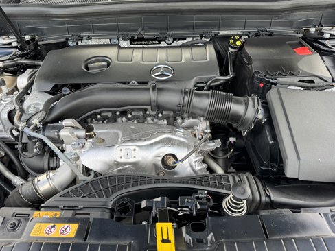 Used 2021 Mercedes-Benz GLB 250 4MATIC image 33