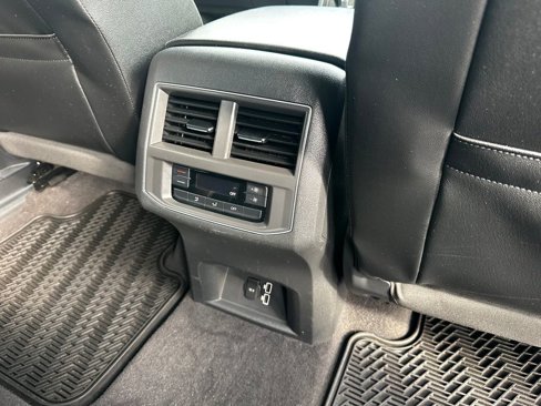 Used 2018 Volkswagen Atlas SE image 54