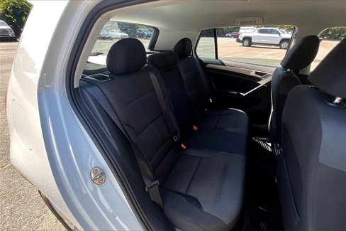 Used 2017 Volkswagen Golf S image 25