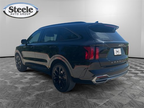 Used 2022 Kia Sorento SX image 3