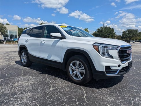 Certified 2024 GMC Terrain SLE image 2