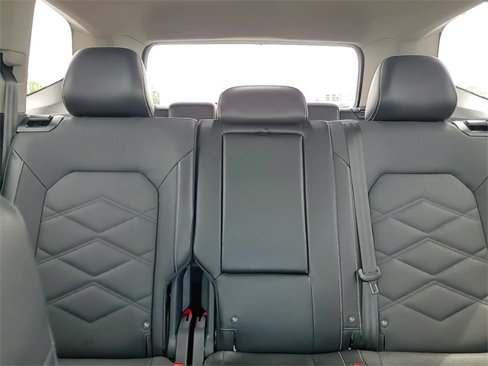Used 2024 Volkswagen Atlas SE image 22