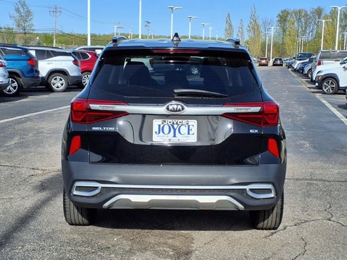 Used 2021 Kia Seltos EX image 28