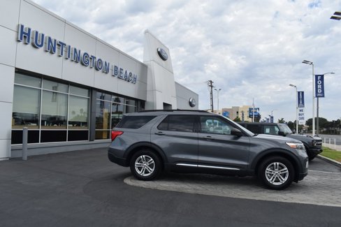 Used 2022 Ford Explorer XLT image 3
