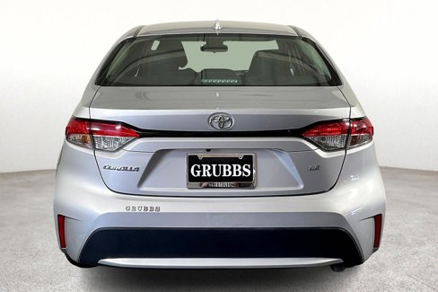 Used 2022 Toyota Corolla LE image 6