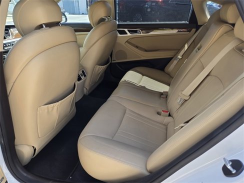Used 2015 Hyundai Genesis 3.8 w/ Option Group 02 image 11