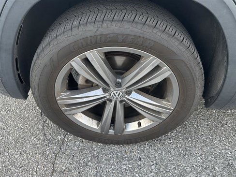 Used 2019 Volkswagen Atlas SEL R-Line image 17