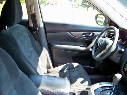 Used 2014 Nissan Rogue SV image 37
