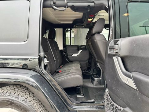 Used 2014 Jeep Wrangler Unlimited Sahara image 18