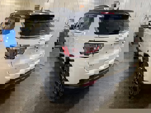 Used 2022 Jeep Compass Limited w/ Sun and Sound Group image 5