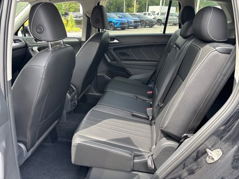 Used 2022 Volkswagen Tiguan SE image 12