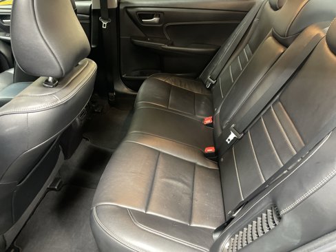 Used 2017 Toyota Camry XLE image 32