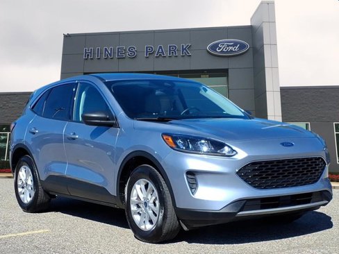 Used 2022 Ford Escape SE w/ Cold Weather Package image 1