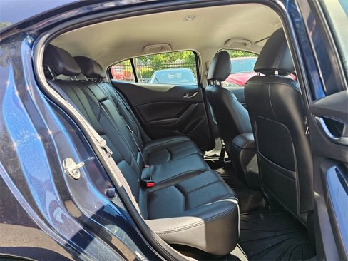 Used 2018 MAZDA MAZDA3 Touring image 14