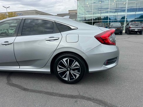 Used 2018 Honda Civic EX-T image 4