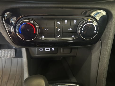 Used 2023 Buick Encore GX Preferred w/ Cold Weather Comfort Package image 13