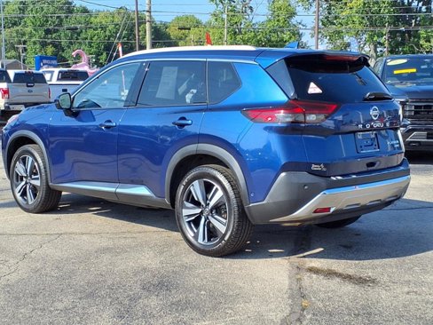 Used 2021 Nissan Rogue Platinum image 5