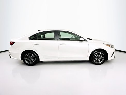 Used 2023 Kia Forte LXS image 10