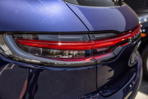 Certified 2025 Porsche Macan image 24