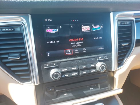 Used 2017 Porsche Macan S image 31