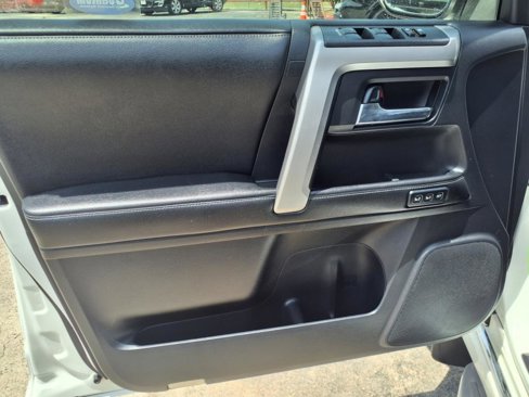 Used 2014 Toyota 4Runner Limited image 14