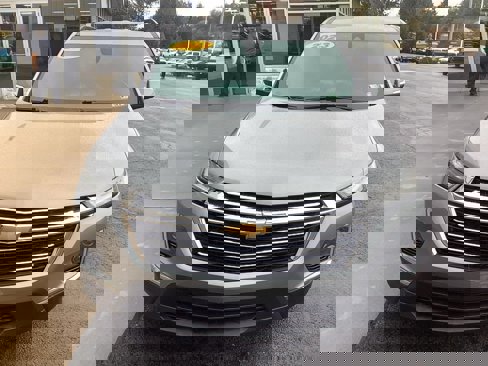 Used 2023 Chevrolet Traverse LT w/ LPO, Floor Liner Package image 2