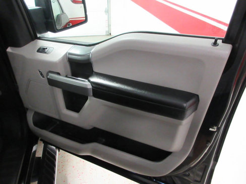 Used 2017 Ford F150 XLT w/ Equipment Group 302A Luxury image 31