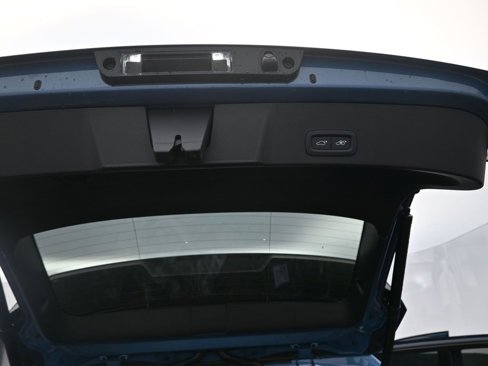 New 2025 Volvo XC40 B5 Core image 33